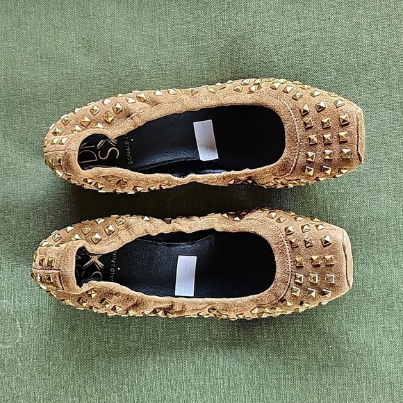 Donald J. Pliner Tan Flats with Gold Studs 6.5/7 - Picture 6 of 10
